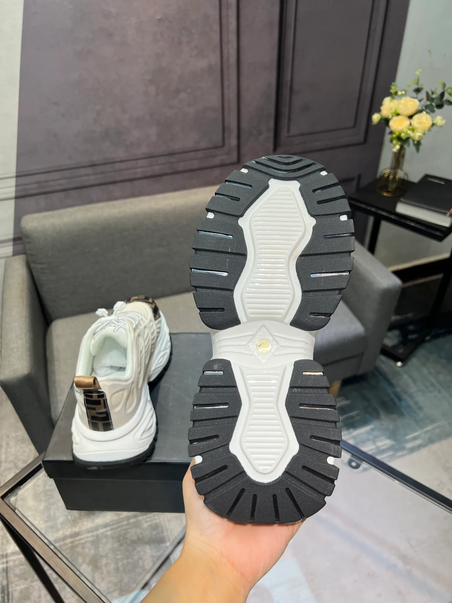 Men's men's shoes 💰440 [FENDI] new 🙈 casual shoes with first-class workmanship, 💪💪💪cowhide uppers ➕ genuine leather feet, 👻suitable for all kinds of travel! Number of yards 38-44